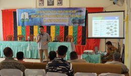 Muhammad Ichsan giving presentation